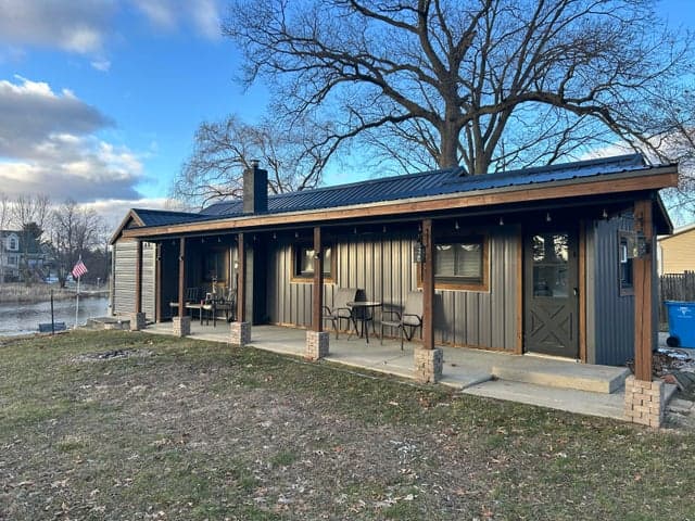 31908 Decker Road, Colon, MI 49040