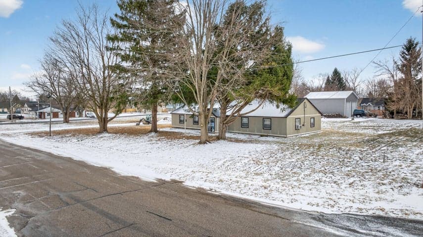 325 Main Street, Cement City, MI 49233
