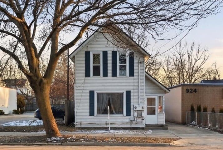 914 Fulton Street W, Grand Rapids, MI 49504