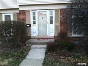 1813 Brentwood, Troy, MI 48098