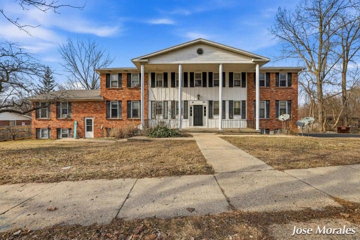 1833 Prairie Parkway SW, Wyoming, MI 49519