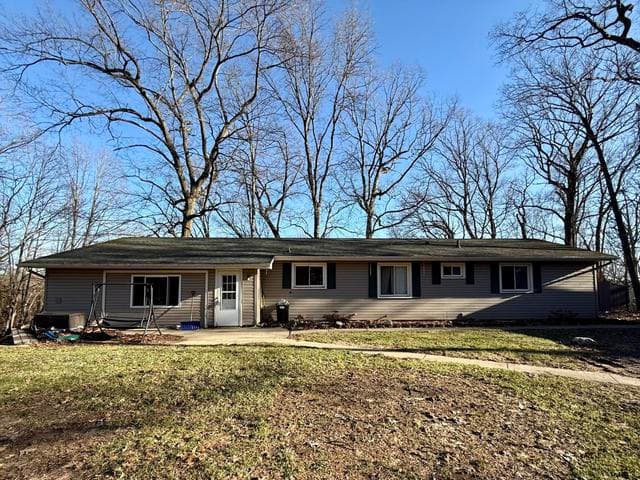 201 Lake Hills Drive, Concord, MI 49237