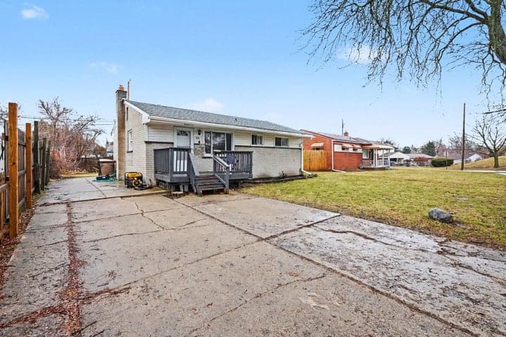508 Linda Vista Drive, Pontiac, MI 48342