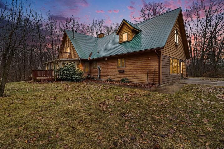 4360 S Maple Island Road, Fremont, MI 49412