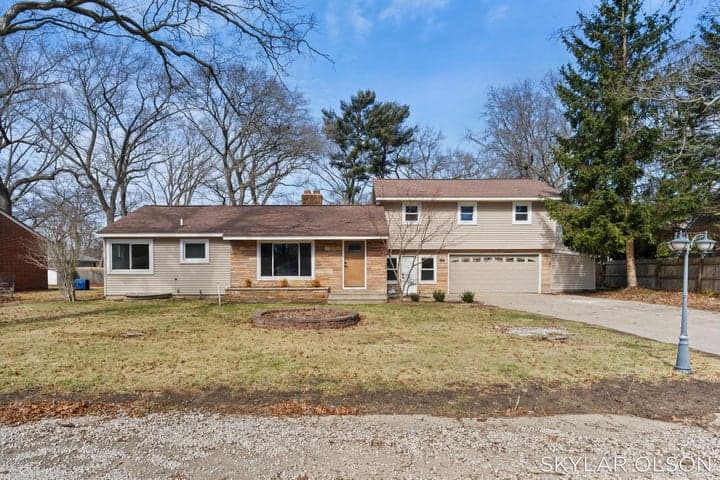 1924 Maryland Boulevard, Norton Shores, MI 49441