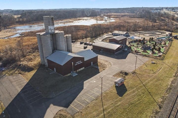 3883 W Carleton Road, Hillsdale, MI 49242