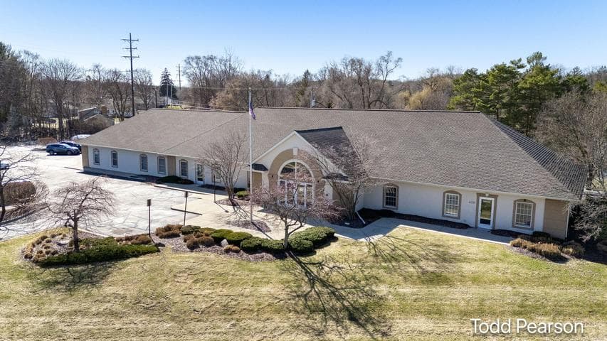 4211 Division Avenue N, Comstock Park, MI 49321
