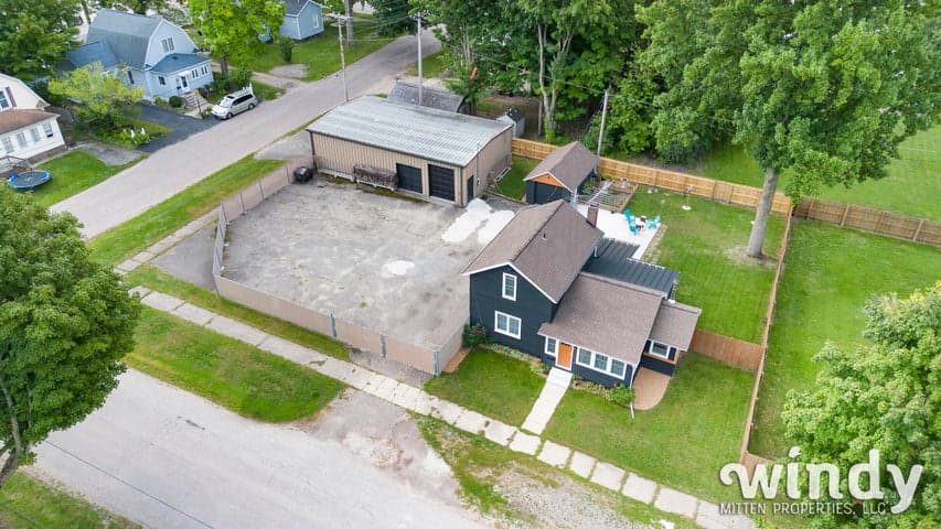 106 Lagrange Street, Dowagiac, MI 49047