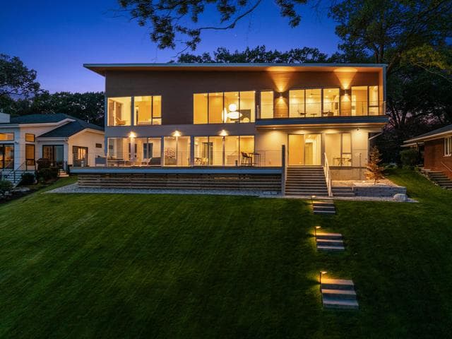 602 Lawn Avenue, Holland, MI 49424