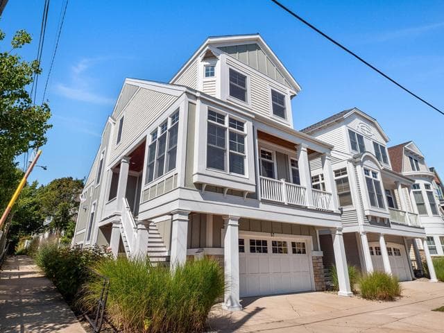 57 N Shore Drive, South Haven, MI 49090