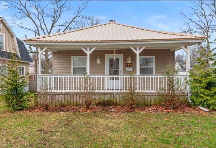 144 S Manning Street, Hillsdale, MI 49242
