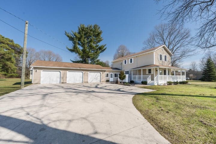 121 CR 687 Street, South Haven, MI 49090