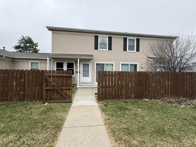 2884 Roundtree Boulevard Bldg 16, Unit 105, Ypsilanti, MI 48197