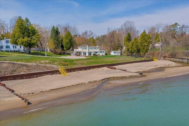 7226 Lakeview Drive, Lexington, MI 48450