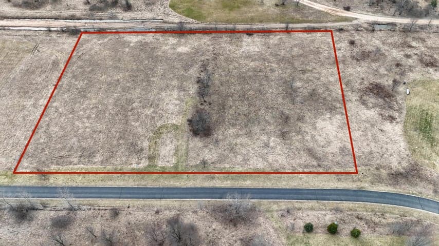608 E The Lane, Grant, MI 49327