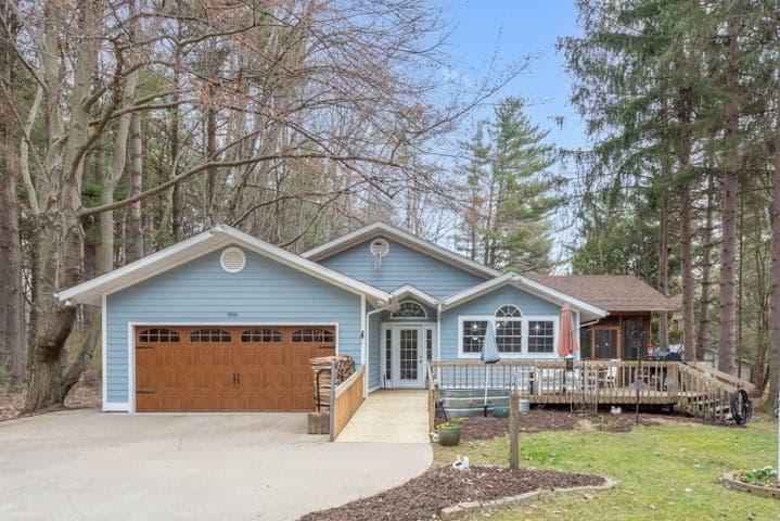 9995 Community Hall Road, Union Pier, MI 49129