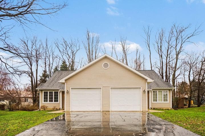 6065 Fairgrove Street, Kalamazoo, MI 49009
