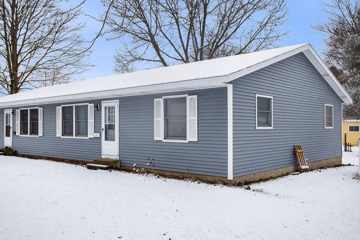 143 Floral Avenue, Plainwell, MI 49080
