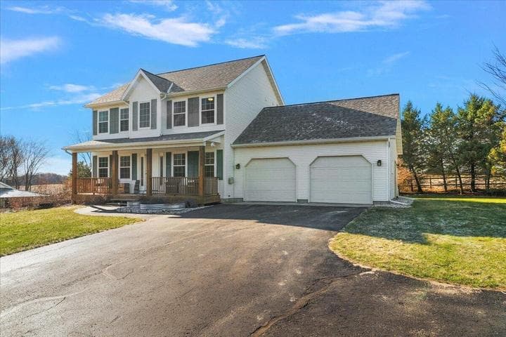 12880 Jordan Meadows Court NE, Lowell, MI 49331