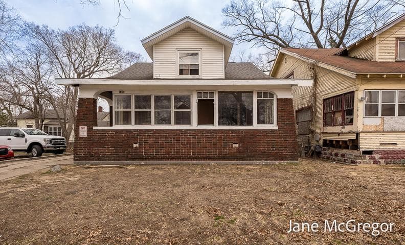 1350 Arthur Street, Muskegon, MI 49442