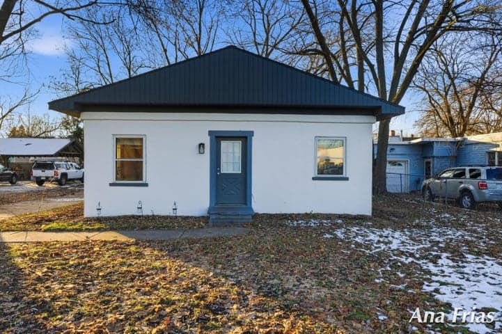 3755 Jefferson Avenue SE, Wyoming, MI 49548