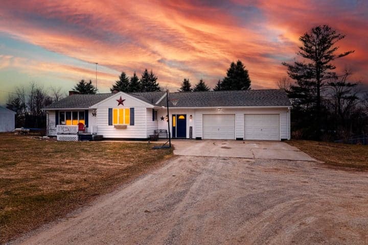 6740 S Eberhart Avenue, Clare, MI 48617