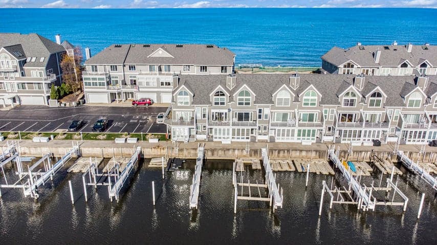 409 Lake Drive 10, New Buffalo, MI 49117