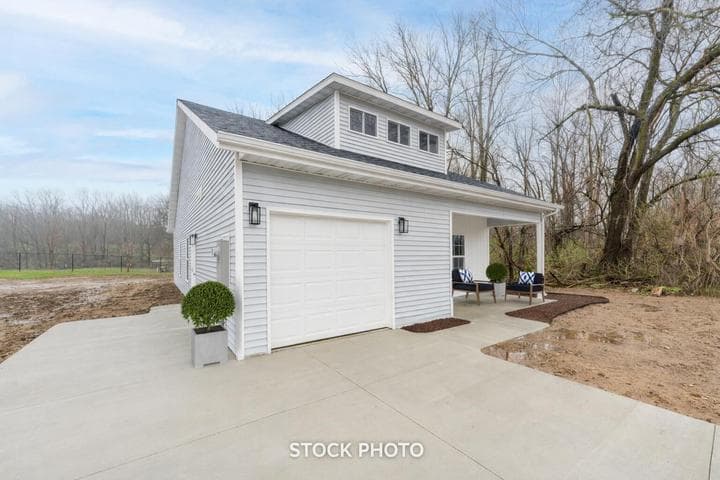 717 Victory Lane, Cassopolis, MI 49031