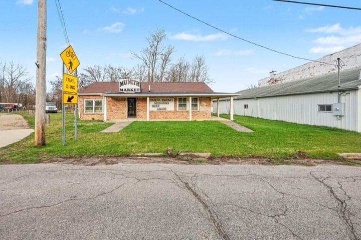 100 N Main Street, Munith, MI 49259
