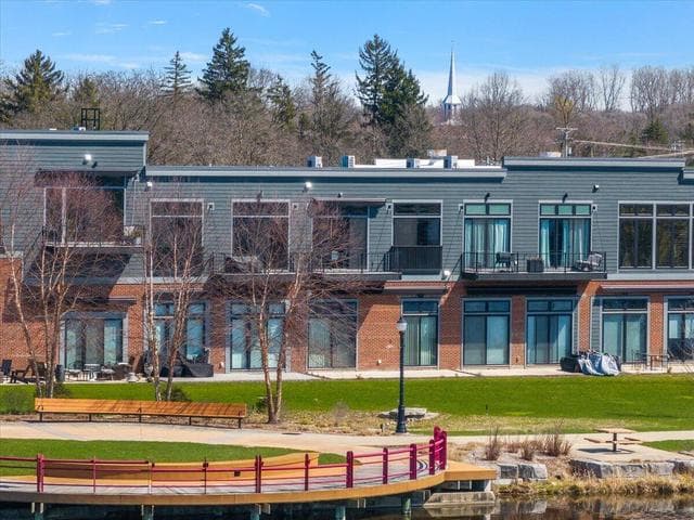 220 King Street 10, Lowell, MI 49331