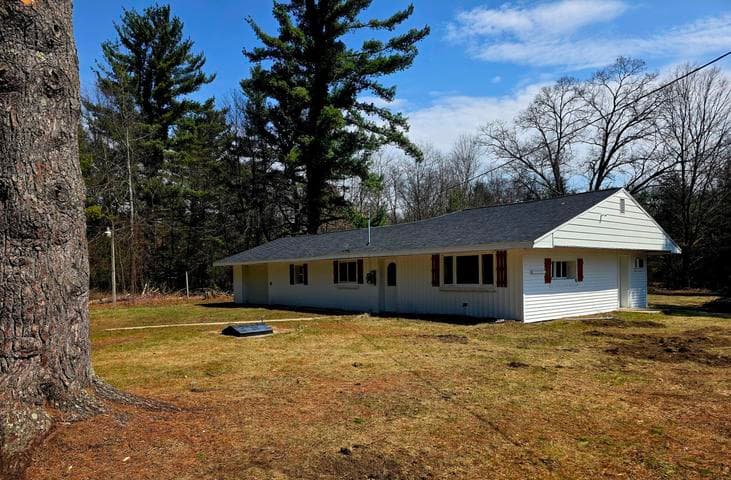 3696 S Locust Avenue, Newaygo, MI 49337
