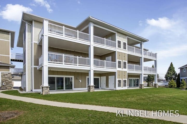 930 W Savidge Street 4, Spring Lake, MI 49456