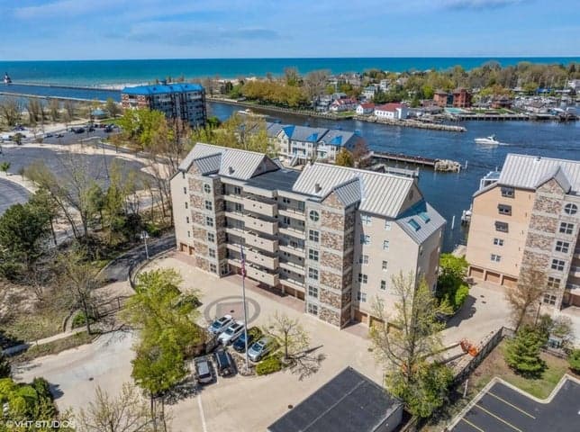 230 Water Street 2, St. Joseph, MI 49085