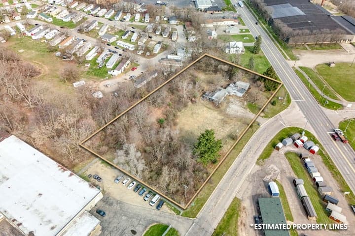 2806 W Carleton Road, Hillsdale, MI 49242