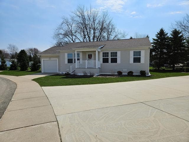 6543 W Meadowlark Drive, Jenison, MI 49428