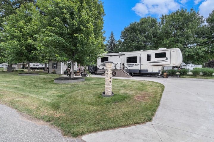 9909 S Paradise Circle 92, Baldwin, MI 49304