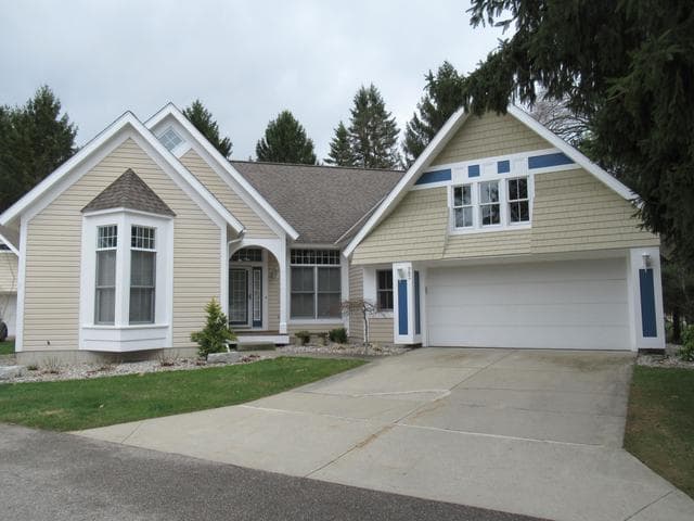 982 Sunflower Court 19, Holland, MI 49424