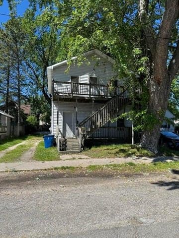 264 6th Avenue, Manistee, MI 49660