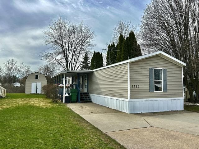 4483 Ilium Lane, Walker, MI 49534