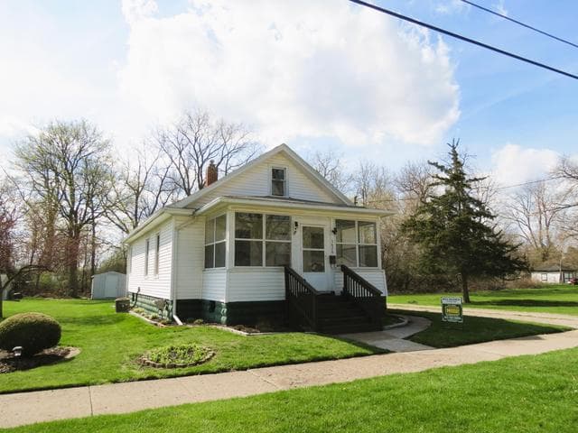 1424 Locust Street, Jackson, MI 49203