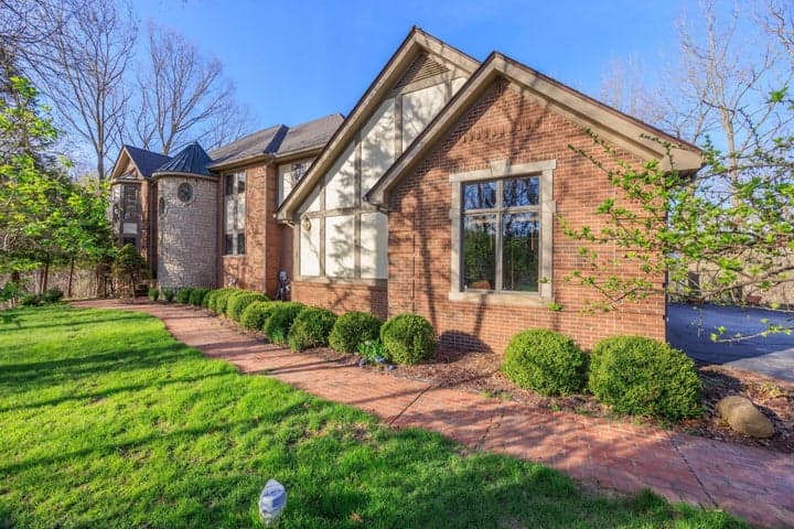 1260 Silverbell Road, Rochester, MI 48306