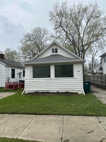 1317 Illinois Avenue, Lansing, MI 48906