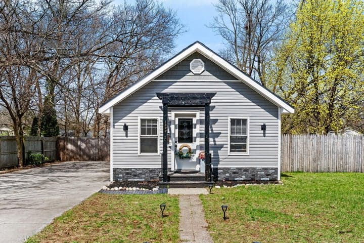 1322 Leonard Avenue, Muskegon, MI 49442