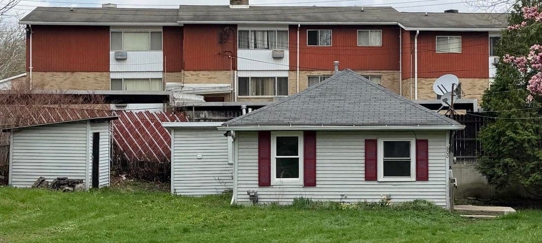 600 W Hodge Avenue, Lansing, MI 48910