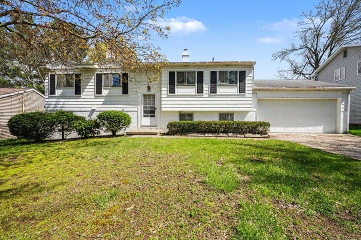 7639 Walcott Street, Portage, MI 49024