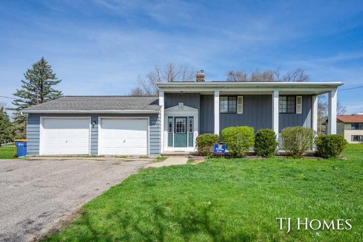 2561-2563 Burton Street SE, Grand Rapids, MI 49546