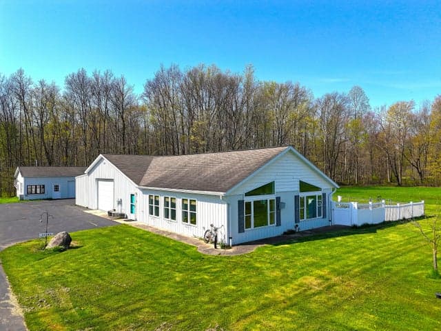 31643 Frost Street, Dowagiac, MI 49047