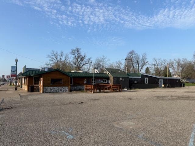 103 & 107 N Charles Street, White Cloud, MI 49349