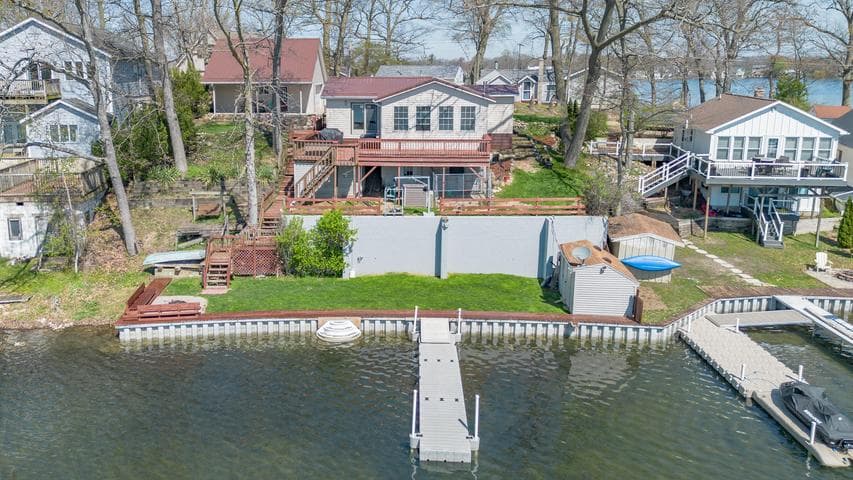 11915 Lakeway Street, Plainwell, MI 49080
