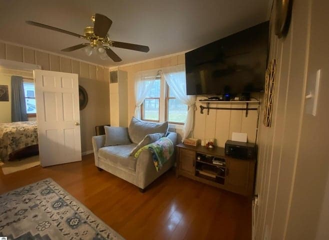 Photo 3